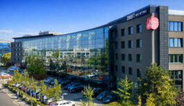 Umowa na dekadę! Sun & Fun Holidays wprowadza się do Adgar Park West