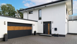 Jak bramy garażowe wpływają na estetykę domu? Siła tkwi w detalach