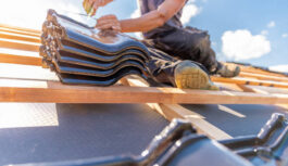 Dach, który oddycha – ale też nie przemaka. Jak dobrać warstwę wstępnego krycia do projektu domu? Dach, który oddycha – ale też nie przemaka. Jak dobrać warstwę wstępnego krycia do projektu domu?