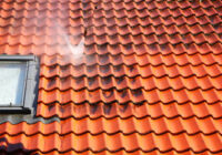 Dach, który znów zachwyca. To warto wiedzieć na temat renowacji dachówki cementowej